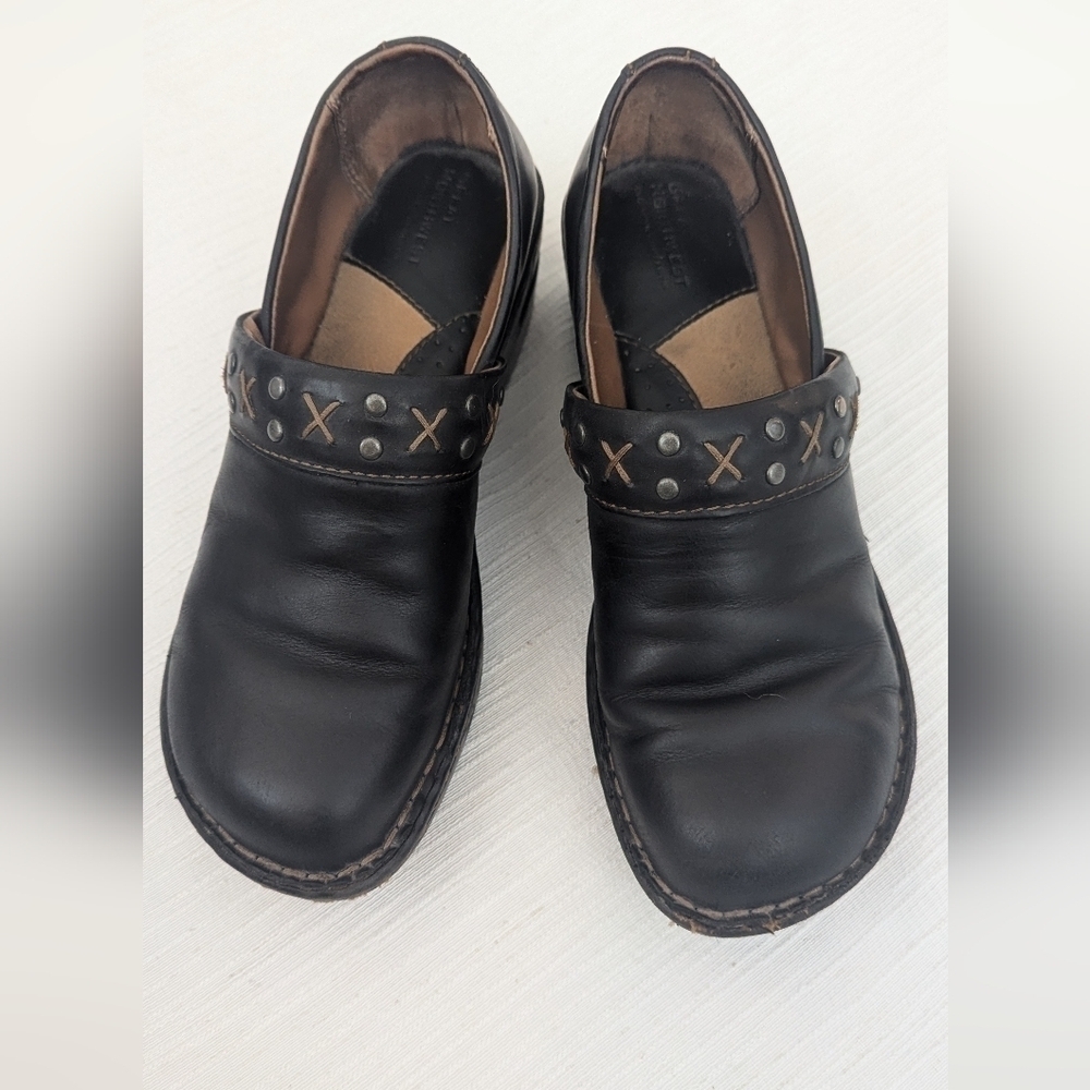 GREAT NORTH WEST Womans Leather Slip-on Shoes Size 7.5M